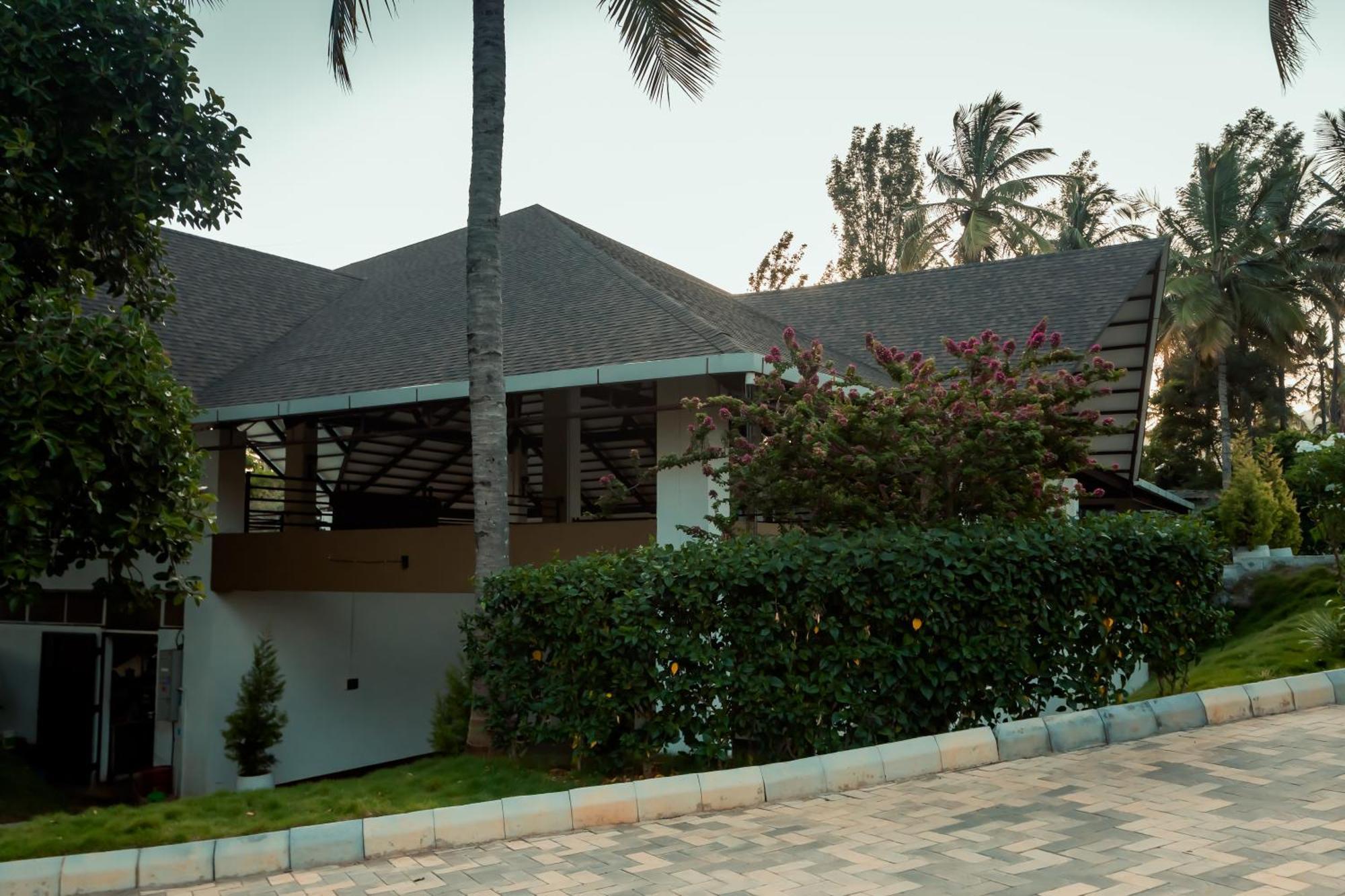 Commune18 Spa Resorts Chikmagalur Exterior photo